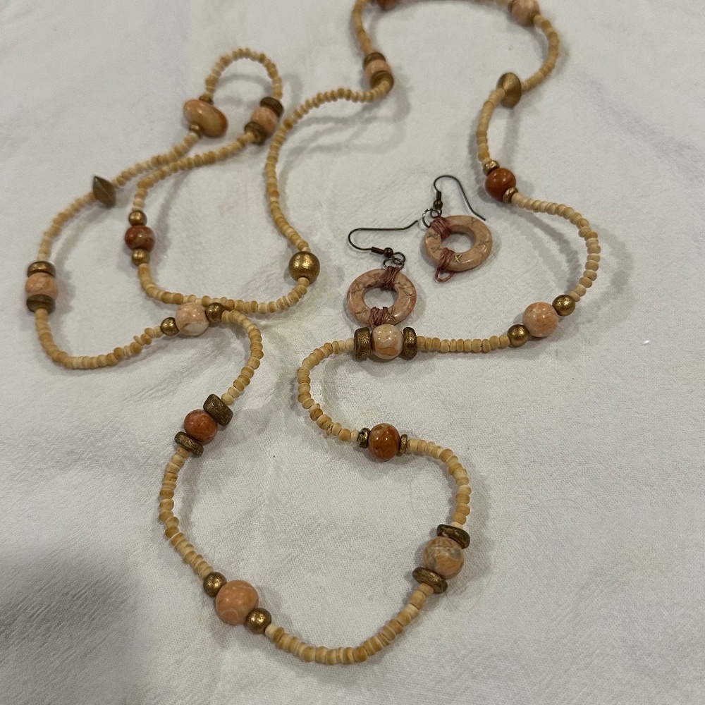 Necklace and earring set